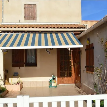 Dom wakacyjny Maison Charmante A Avec Piscine Partagee Gruissan