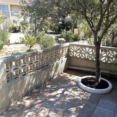 Holiday home Maison Charmante A Avec Piscine Partagee *