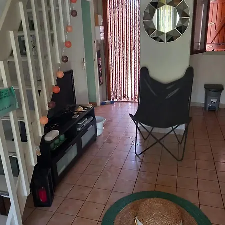 Maison Charmante à Avec Piscine Partagée Casa vacanze