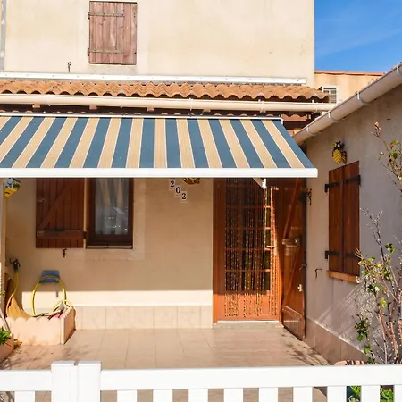 Maison Charmante à Avec Piscine Partagée Casa vacanze