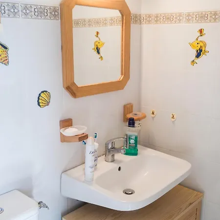 Maison Charmante à Avec Piscine Partagée *