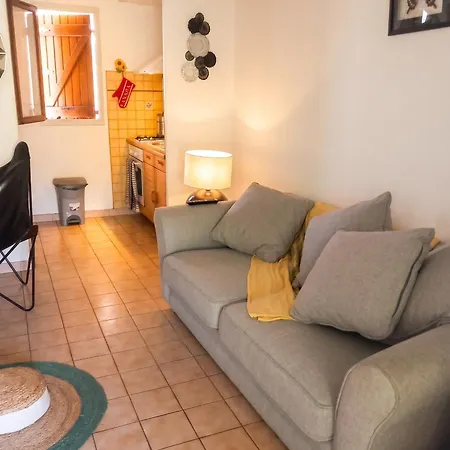 Maison Charmante A Avec Piscine Partagee