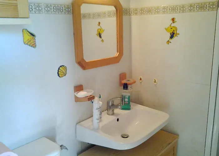 Semesterbostad Maison Charmante A Avec Piscine Partagee
