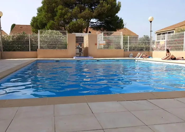 Semesterbostad Maison Charmante A Avec Piscine Partagee *